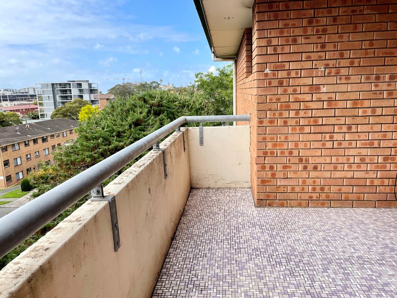 Photo - 8/60 Campbell Street, Wollongong NSW 2500 - Image 6