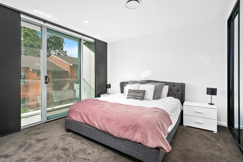 Photo - 8/60 Gipps Street, Wollongong NSW 2500 - Image 3