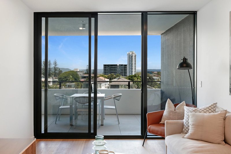 Photo - 86/18 Rememberance Drive, Surfers Paradise QLD 4217 - Image 4