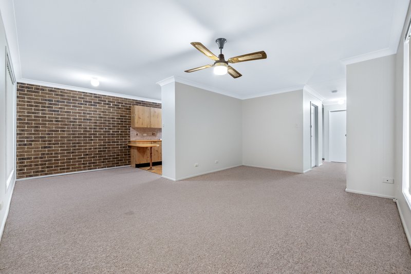 Photo - 8/63 Fuchsia Crescent, Macquarie Fields NSW 2564 - Image 5