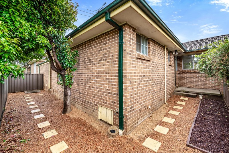 Photo - 8/63 Fuchsia Crescent, Macquarie Fields NSW 2564 - Image 9