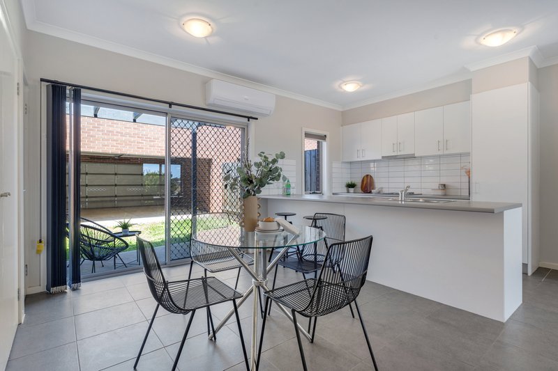 Photo - 8/64 Escapade Boulevard, Craigieburn VIC 3064 - Image 7