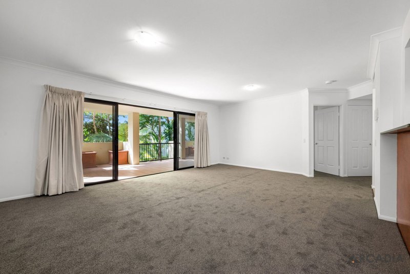 Photo - 8/64 Lambert Street, Kangaroo Point QLD 4169 - Image 2