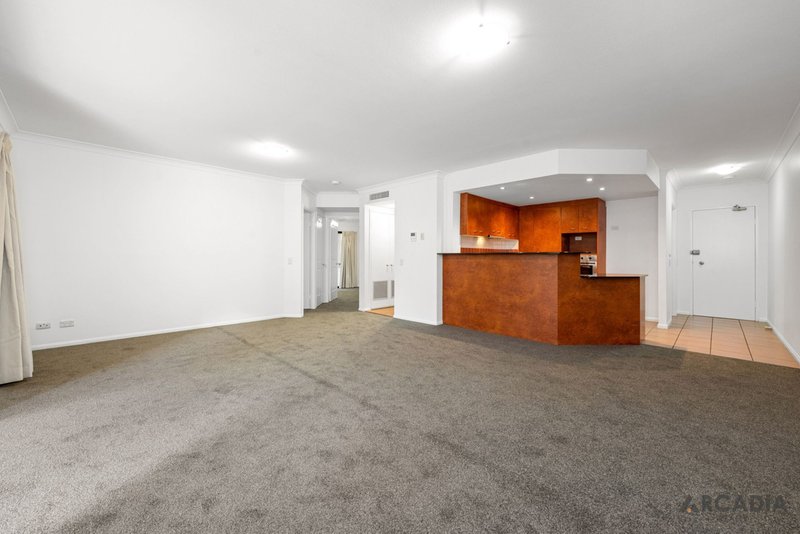 Photo - 8/64 Lambert Street, Kangaroo Point QLD 4169 - Image 3