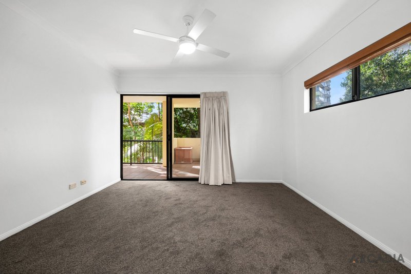 Photo - 8/64 Lambert Street, Kangaroo Point QLD 4169 - Image 4