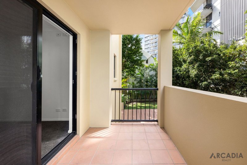 Photo - 8/64 Lambert Street, Kangaroo Point QLD 4169 - Image 9