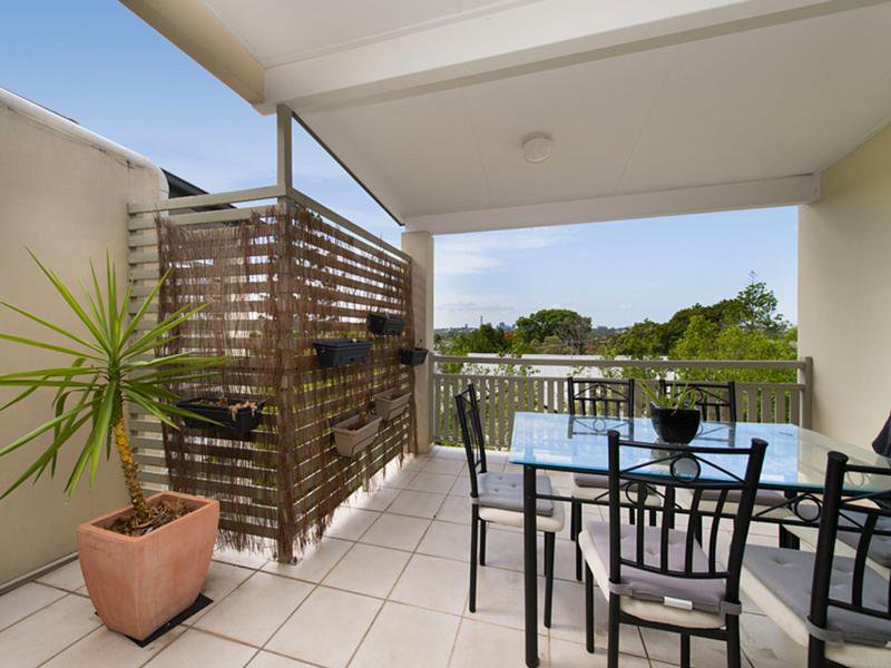 Photo - 8/65 Park Road, Yeronga QLD 4104 - Image 6