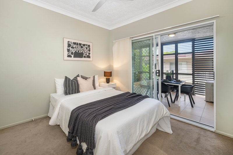 Photo - 8/654 Kingsford Smith Drive, Hamilton QLD 4007 - Image 6