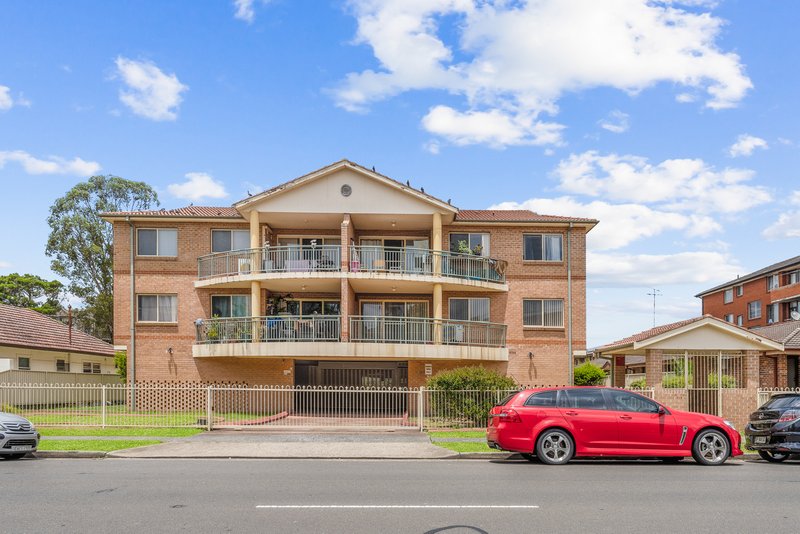 8/67 Harris Street, Fairfield NSW 2165