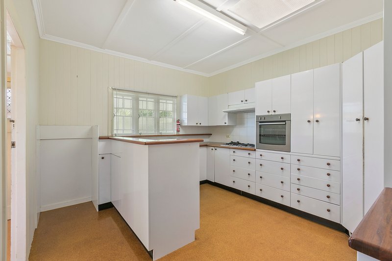 Photo - 869 Logan Rd , Holland Park West QLD 4121 - Image 4