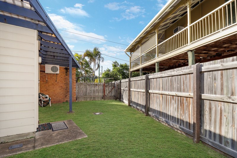 Photo - 8/7-9 Cypress Street, Torquay QLD 4655 - Image 9