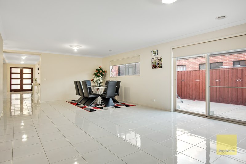 Photo - 87 Alison St , Truganina VIC 3029 - Image 5