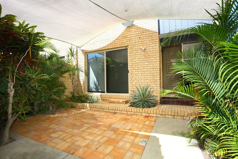 Photo - 8/7 Aquila Court, Mermaid Waters QLD 4218 - Image 2