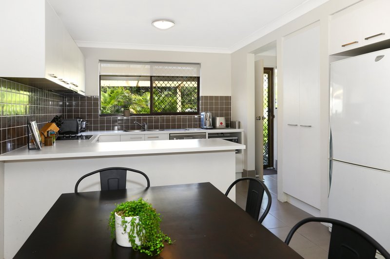 Photo - 8/7 Aquila Court, Mermaid Waters QLD 4218 - Image 6