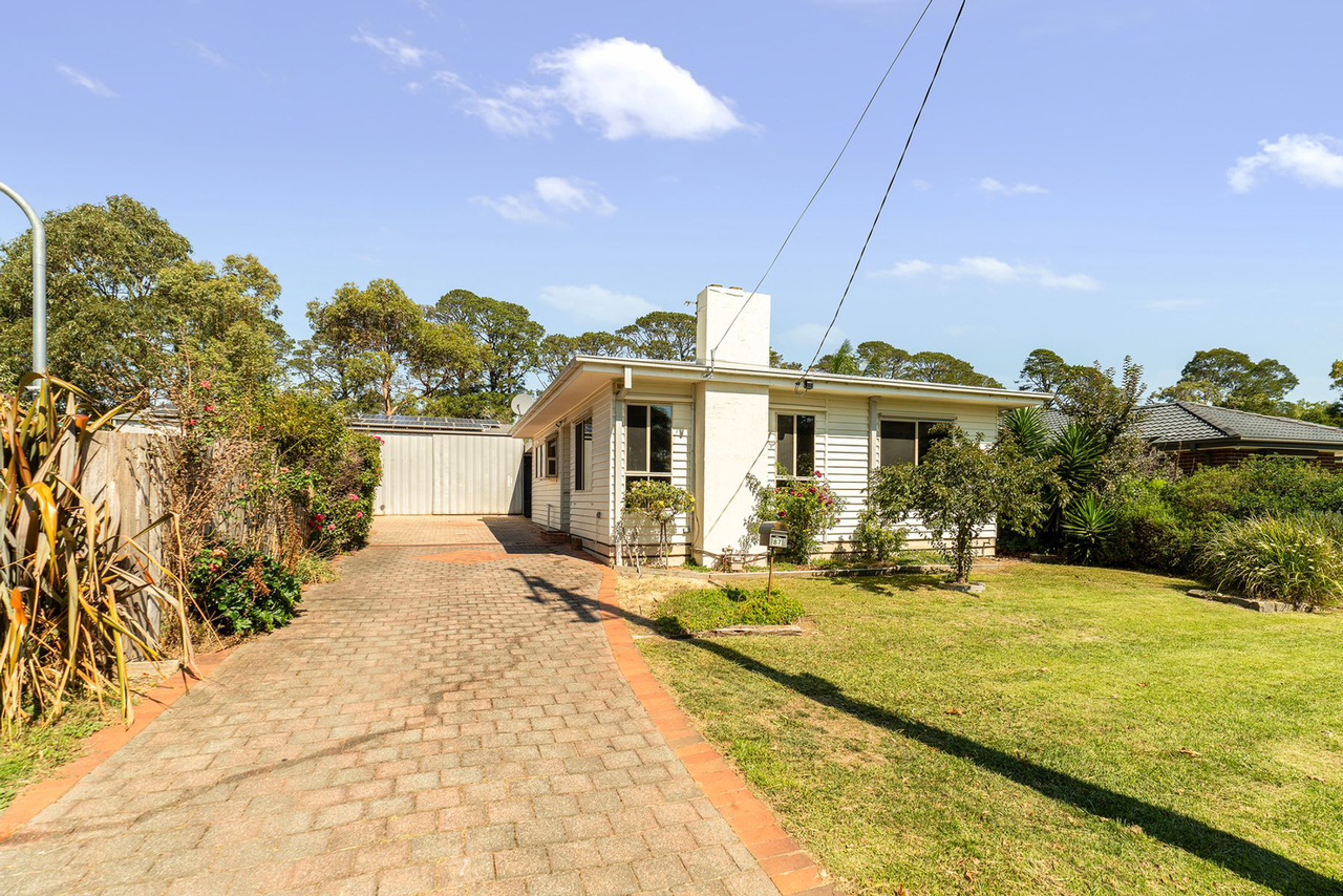 87 Atkinson Street, Ballan, VIC 3342 - Image 3