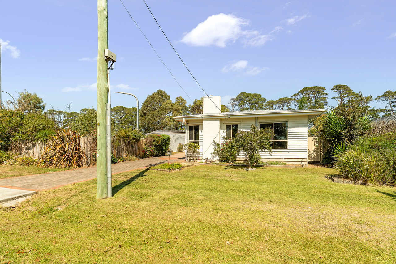 87 Atkinson Street, Ballan, VIC 3342 - Image 5