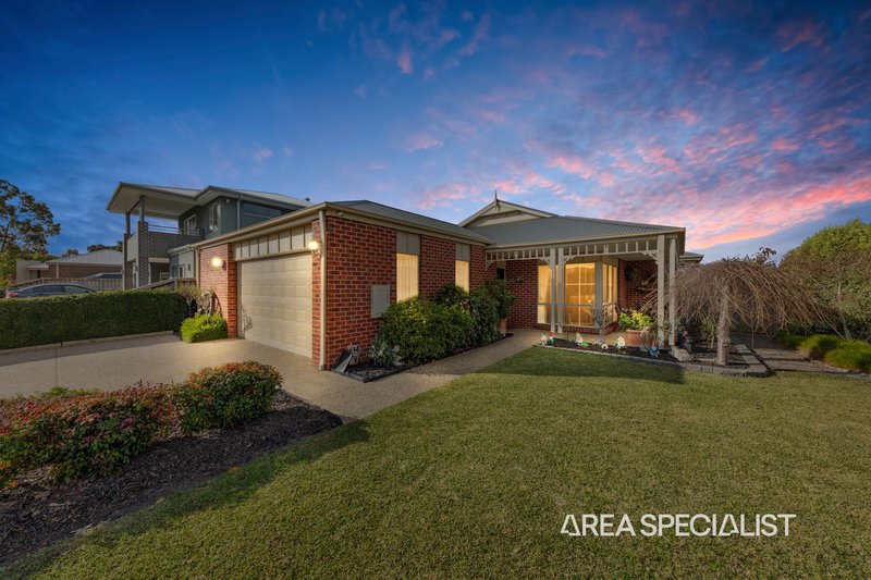 Photo - 87 Banjo Paterson Drive, Pakenham VIC 3810 - Image 2