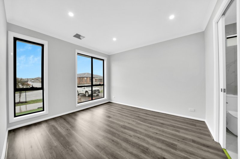 Photo - 87 Eastside Boulevard, Donnybrook VIC 3064 - Image 2