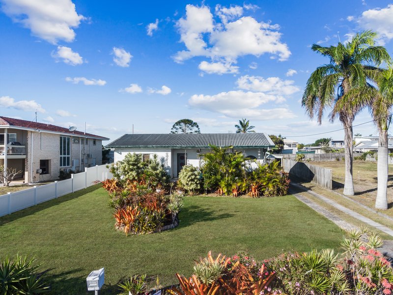 Photo - 87 Esplanade , Point Vernon QLD 4655 - Image 3