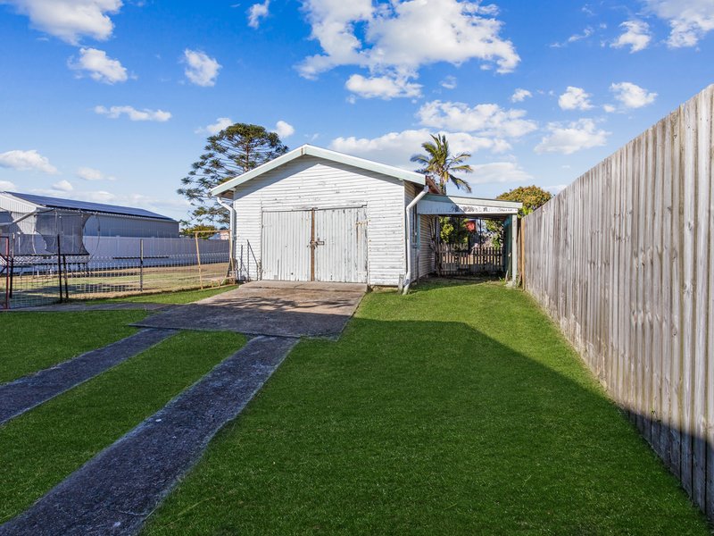 Photo - 87 Esplanade , Point Vernon QLD 4655 - Image 14