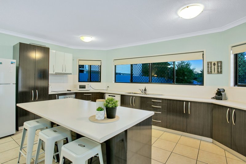 Photo - 87 Glen Holm Street, Mitchelton QLD 4053 - Image 2