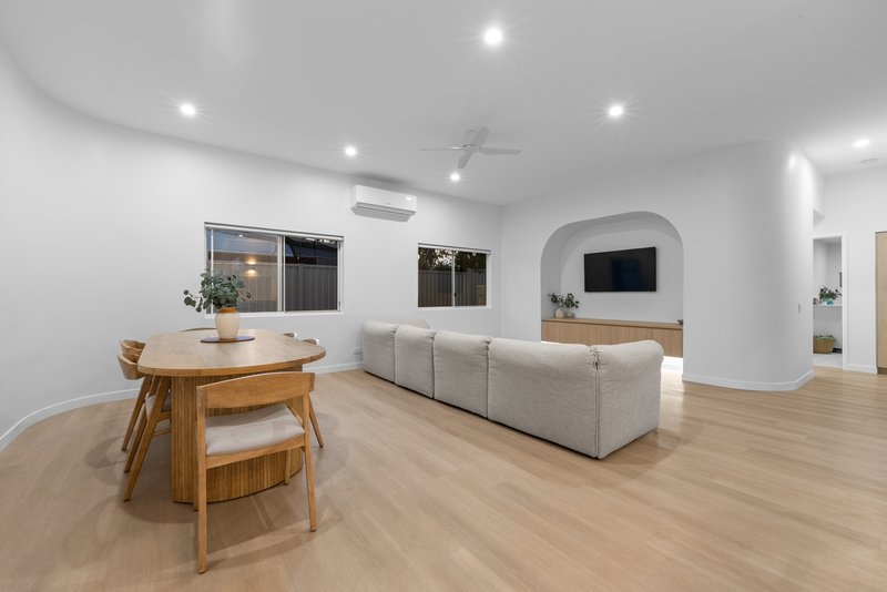Photo - 87 Hansford Road, Coombabah QLD 4216 - Image 7