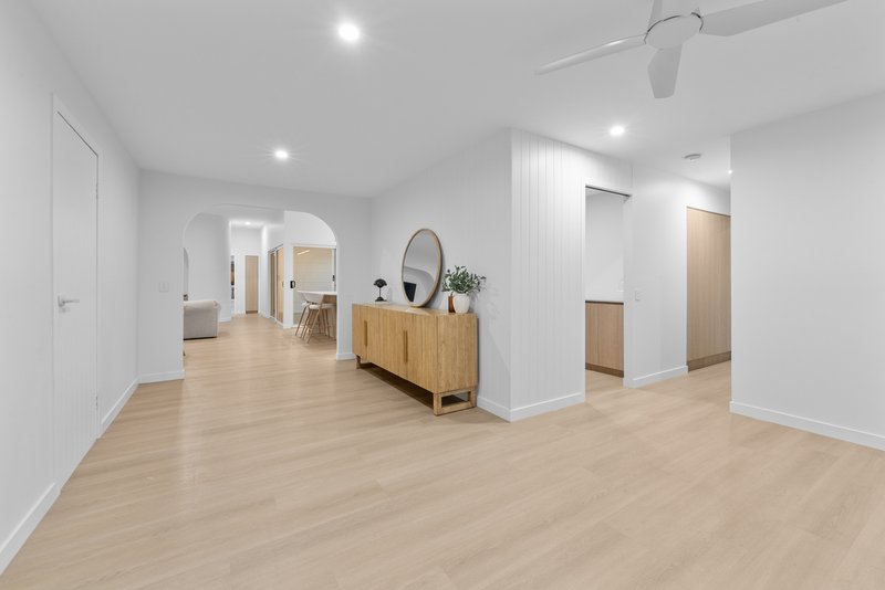 Photo - 87 Hansford Road, Coombabah QLD 4216 - Image 12