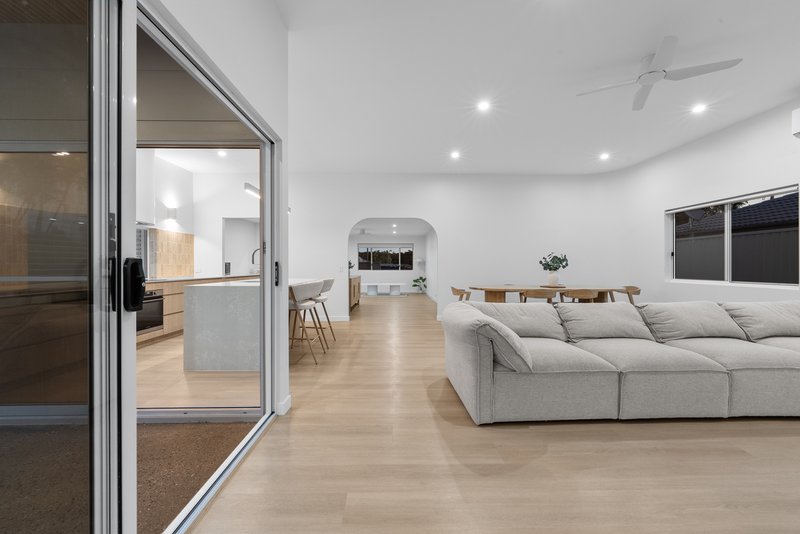 Photo - 87 Hansford Road, Coombabah QLD 4216 - Image 15