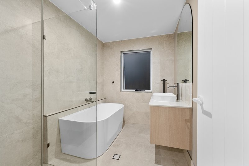 Photo - 87 Hansford Road, Coombabah QLD 4216 - Image 17