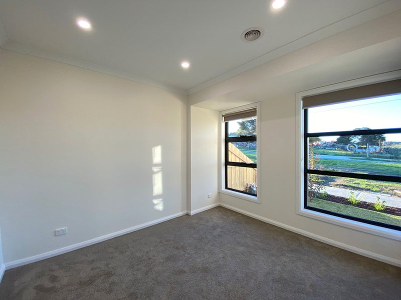 Photo - 87 Harvest Home Road, Epping VIC 3076 - Image 10