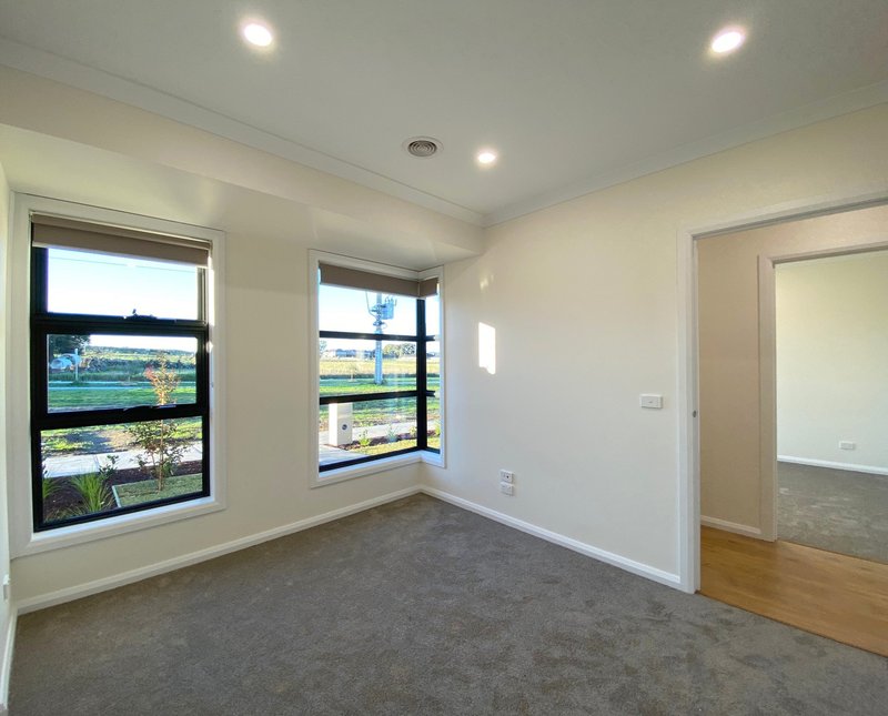 Photo - 87 Harvest Home Road, Epping VIC 3076 - Image 11