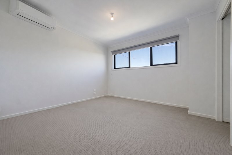 Photo - 87 Highpark Drive, Wollert VIC 3750 - Image 5