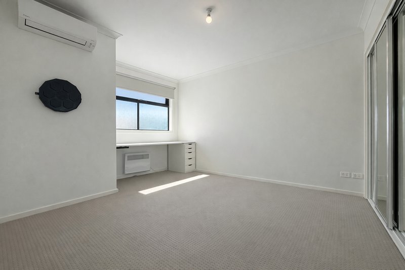 Photo - 87 Highpark Drive, Wollert VIC 3750 - Image 6