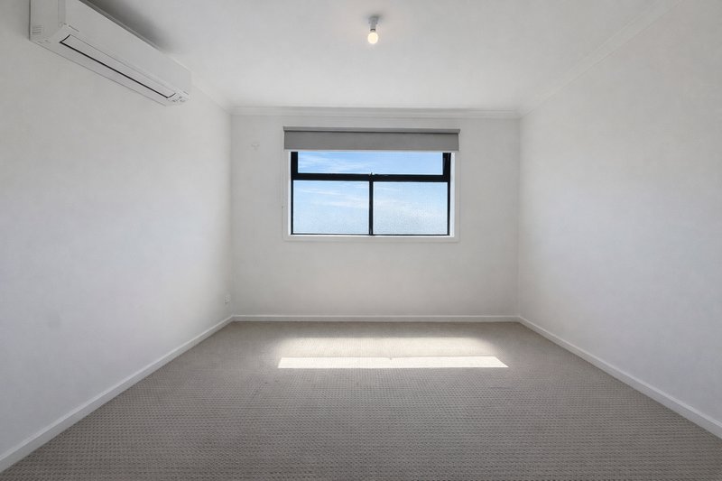 Photo - 87 Highpark Drive, Wollert VIC 3750 - Image 8