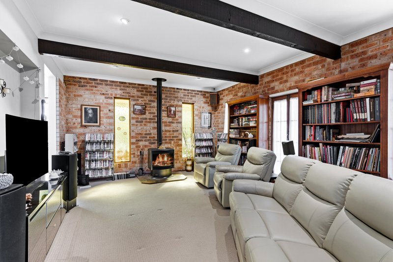 Photo - 87 Leumeah Road, Woodford NSW 2778 - Image 4
