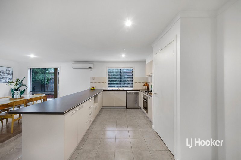 Photo - 87 Lincolnheath Boulevard, Point Cook VIC 3030 - Image 3