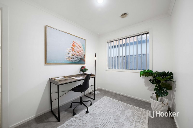 Photo - 87 Lincolnheath Boulevard, Point Cook VIC 3030 - Image 15