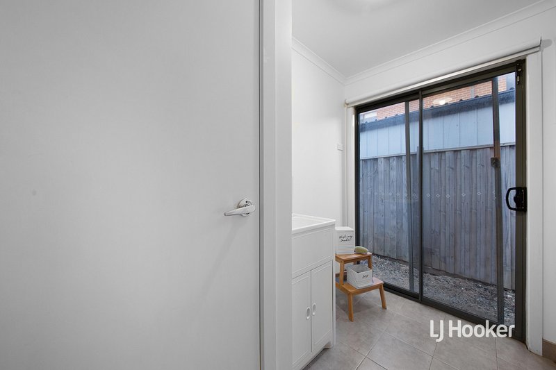 Photo - 87 Lincolnheath Boulevard, Point Cook VIC 3030 - Image 16