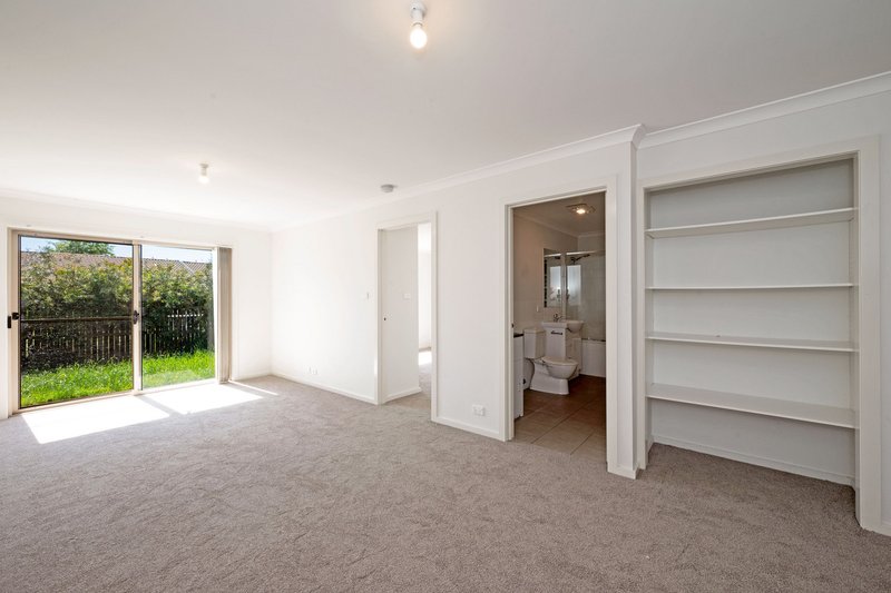 Photo - 8/7 Loveday Crescent, Casey ACT 2913 - Image 5