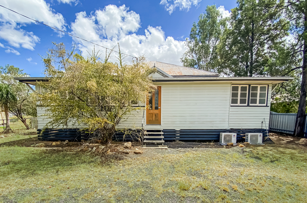 5-bedroom house at 87 Marian Street, Miles, QLD 4415, Western Downs, Queensland