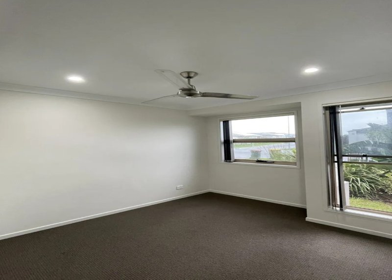 Photo - 87 Meadowview Drive, Morayfield QLD 4506 - Image 5