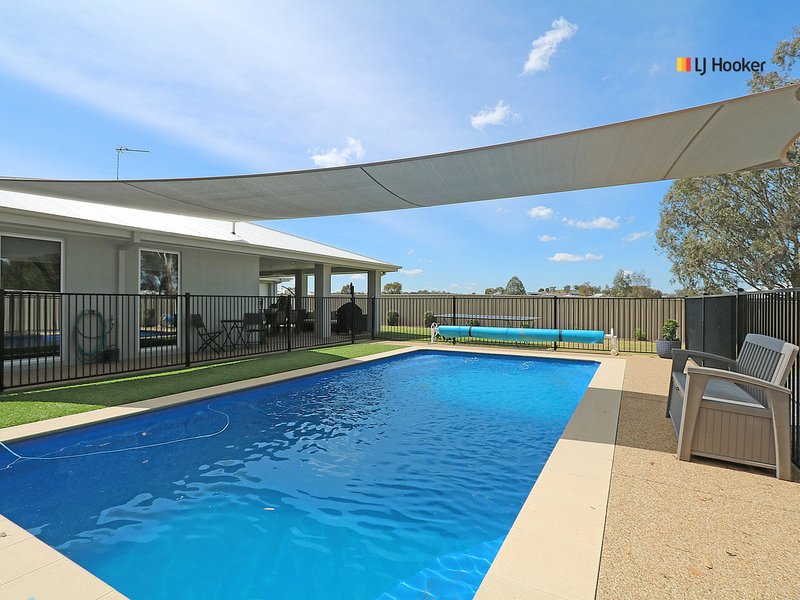 Photo - 87 Messenger Avenue, Boorooma NSW 2650 - Image 4