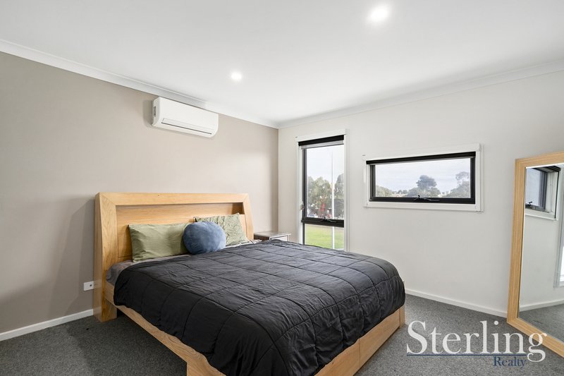 Photo - 87 Murnong Street, Point Cook VIC 3030 - Image 10