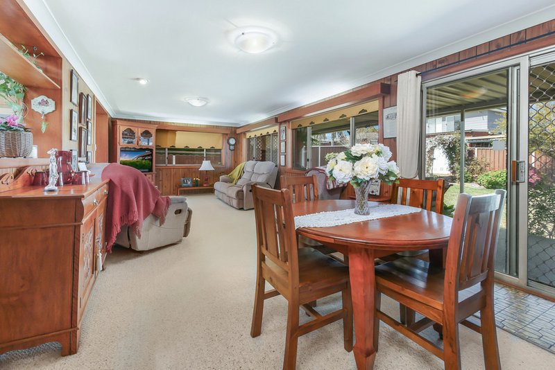 Photo - 87 Oak Drive, Georges Hall NSW 2198 - Image 2