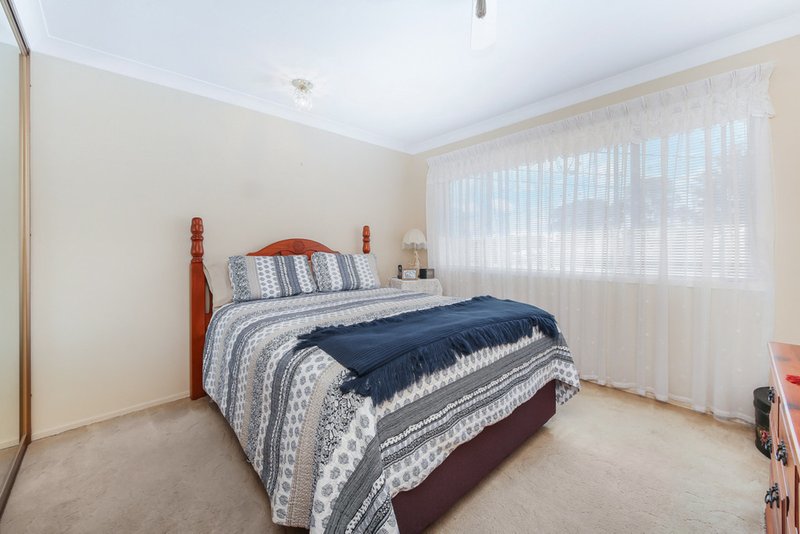 Photo - 87 Oak Drive, Georges Hall NSW 2198 - Image 6