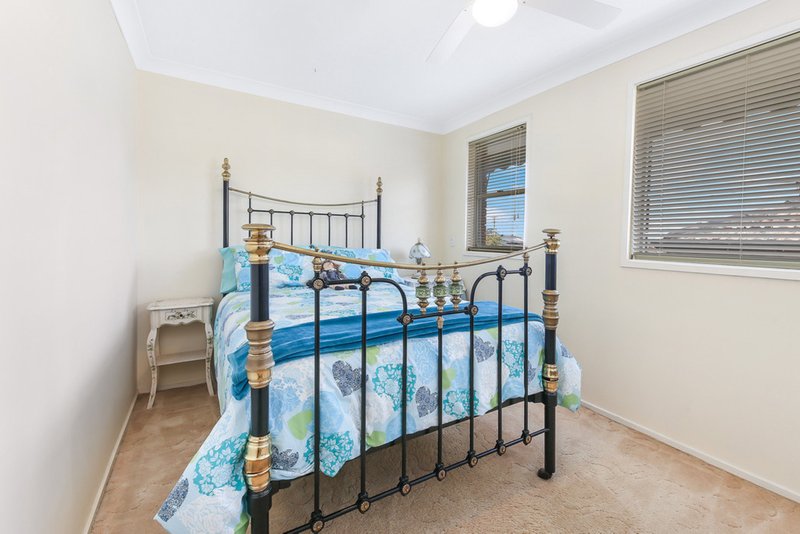 Photo - 87 Oak Drive, Georges Hall NSW 2198 - Image 7