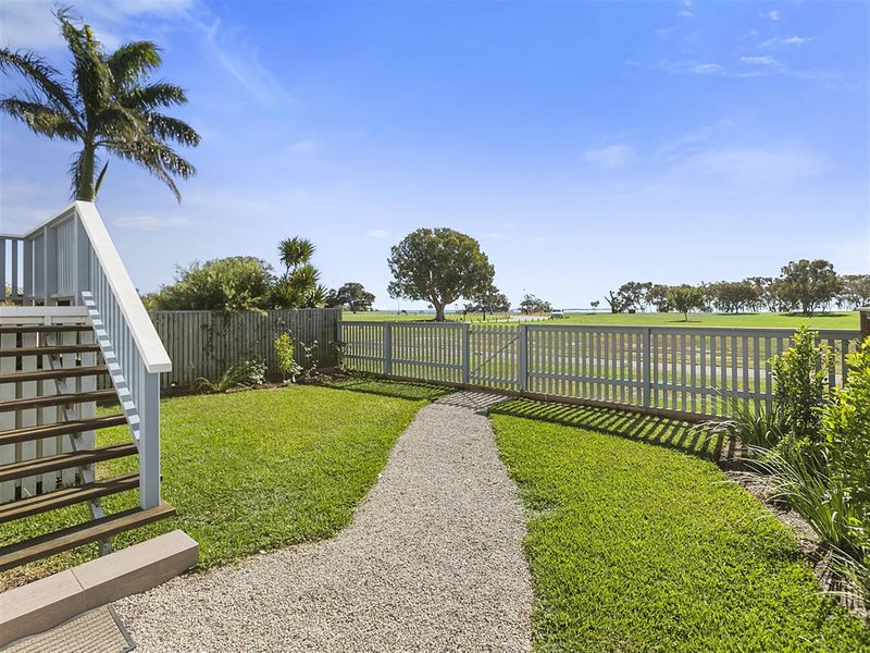 Photo - 87 O'Quinn Street, Nudgee Beach QLD 4014 - Image 15