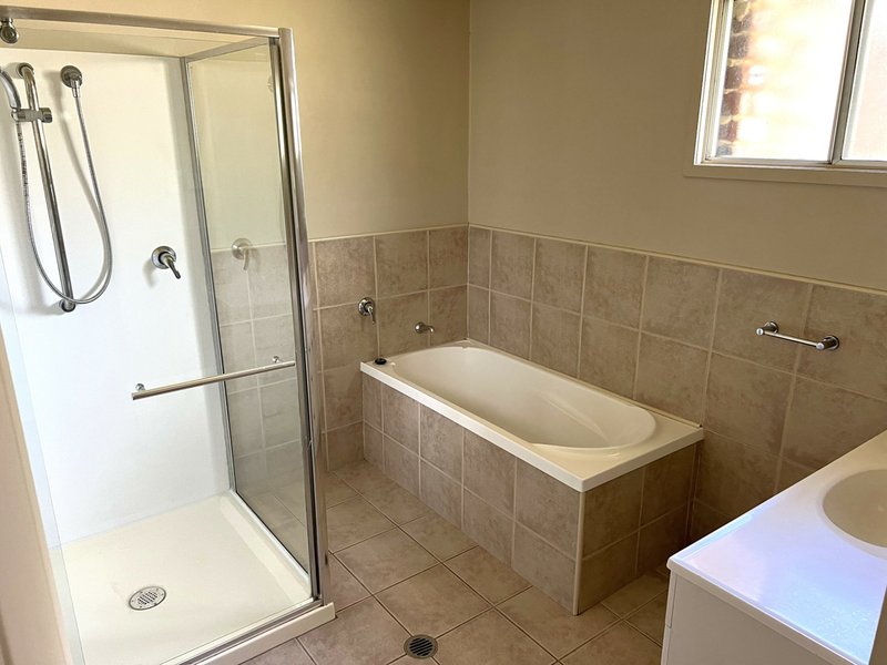 Photo - 87 Phipps Street West , Nanango QLD 4615 - Image 11