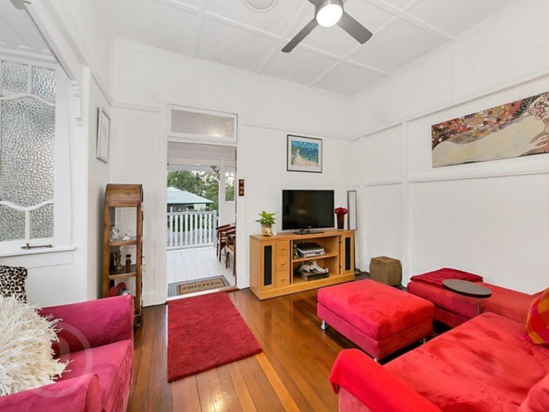 Photo - 87 Primrose Street, Sherwood QLD 4075 - Image 7