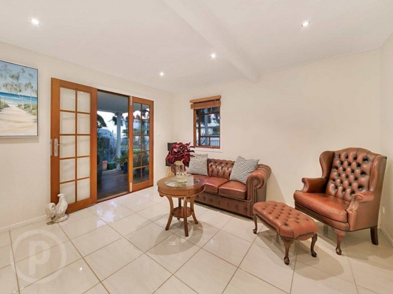 Photo - 87 Primrose Street, Sherwood QLD 4075 - Image 13